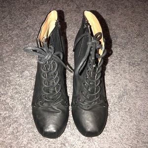 Adorable black heeled boots